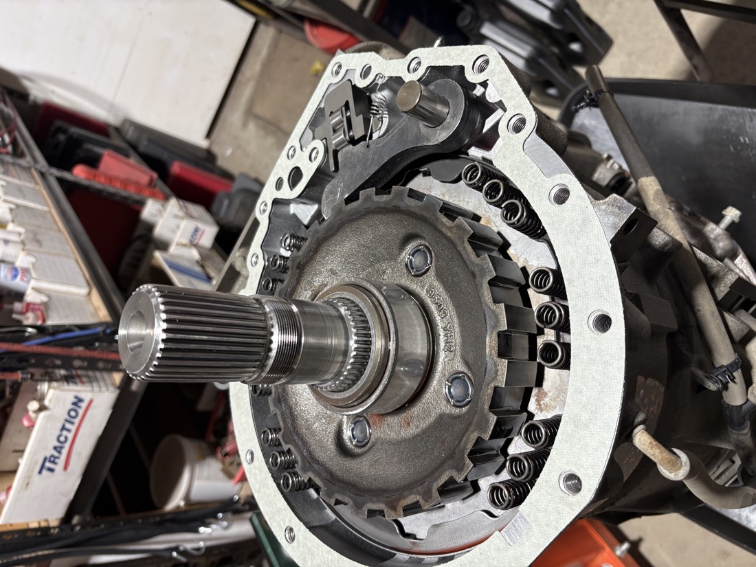 Intérieur d’une transmission automatique, train planétaire à découvert.
